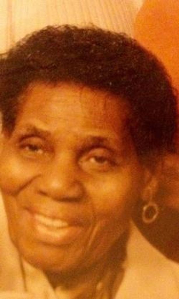 Mae Lizzie Bussey Profile Photo
