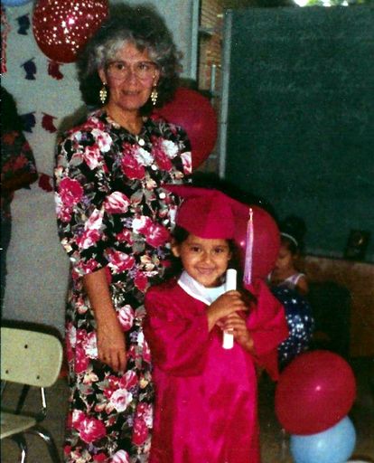 Yolanda C. Gonzalez photo gallery thumbnail 152 of 357