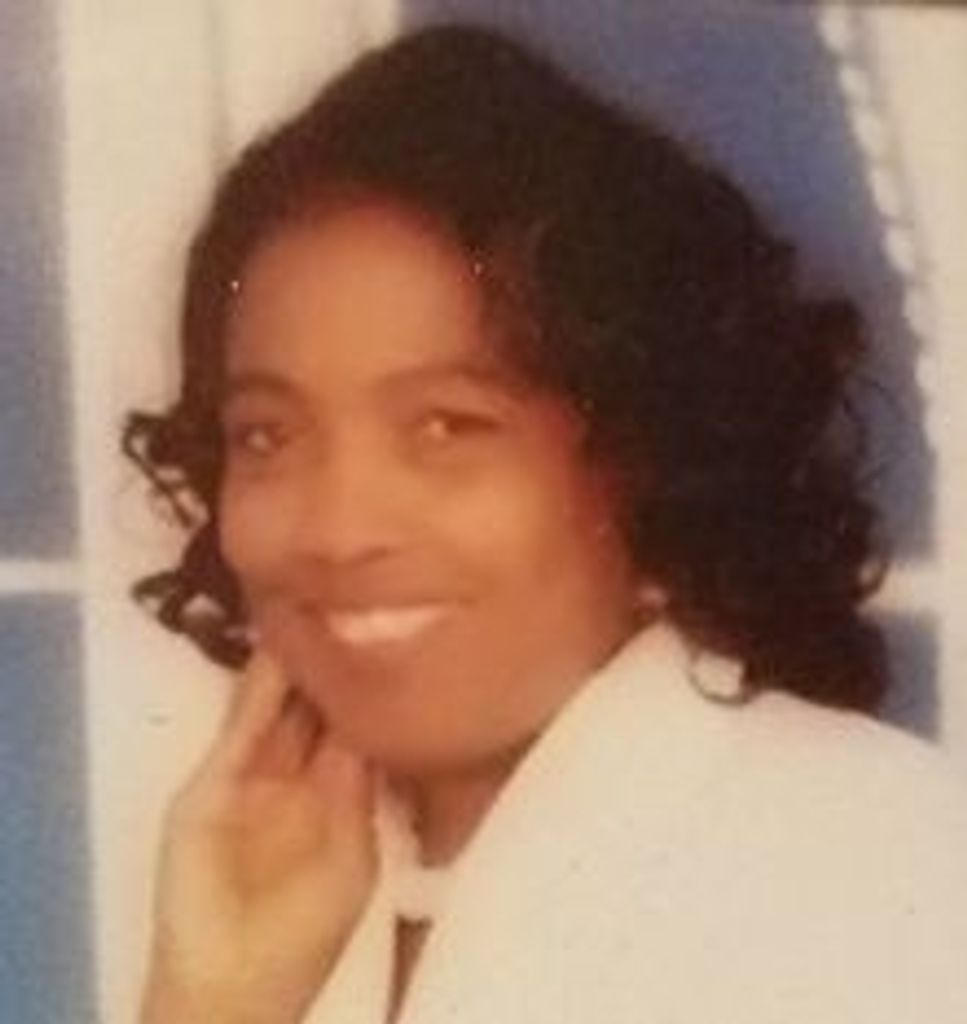 Ms Annie Smith