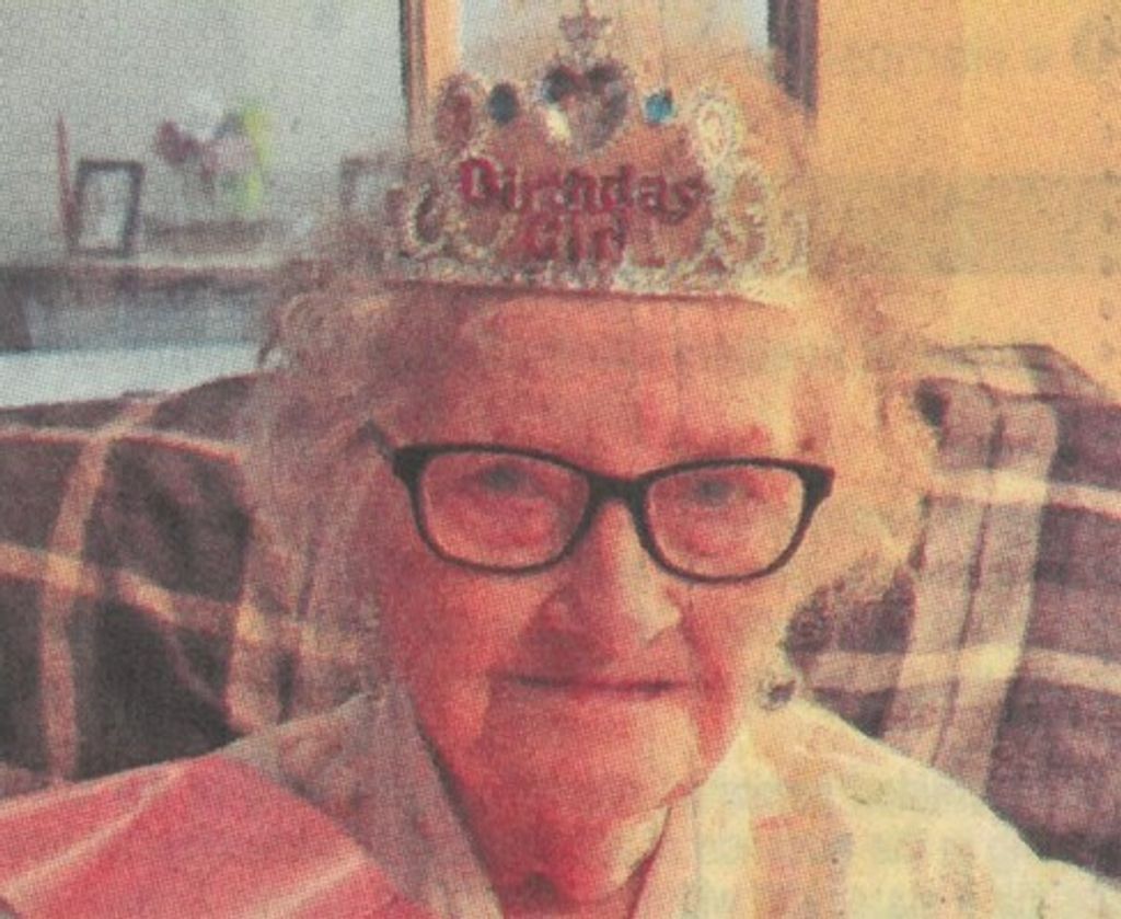 Iona Maxine Heare Profile Photo