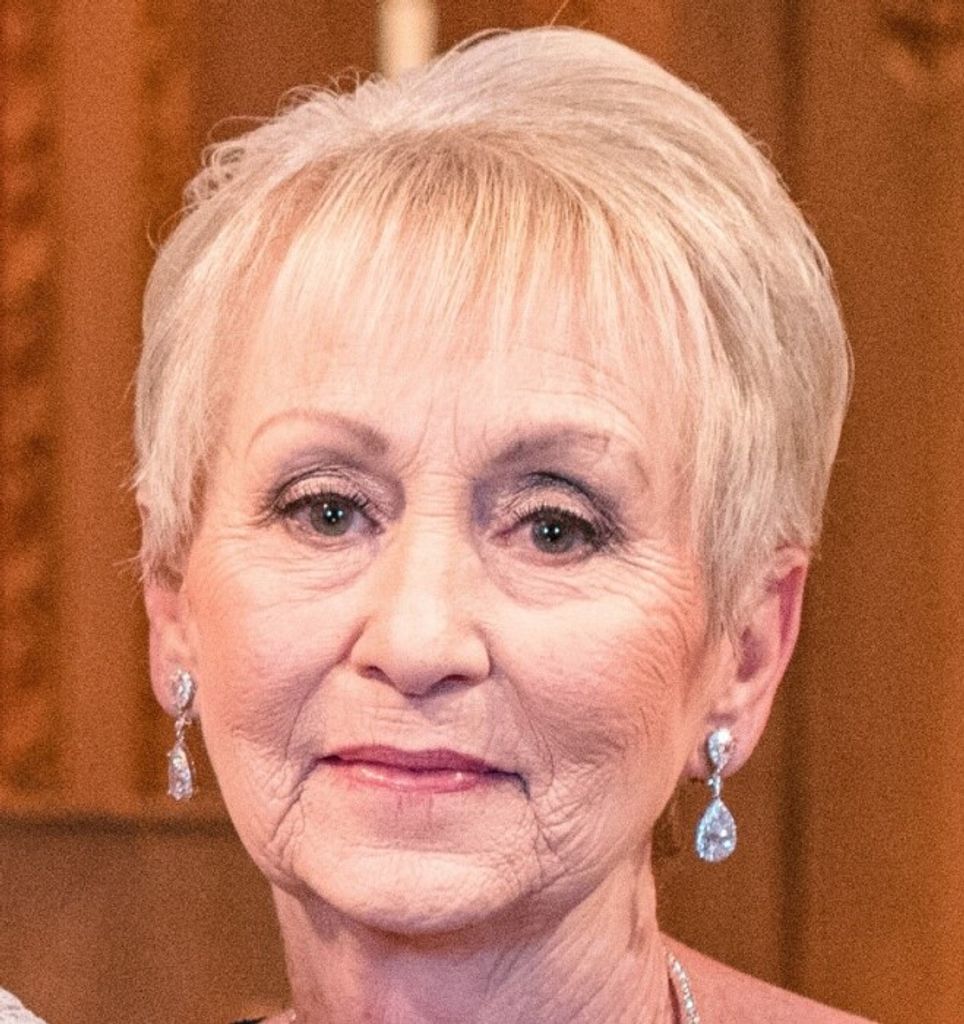 Sue (Ealey)  Hofferkamp