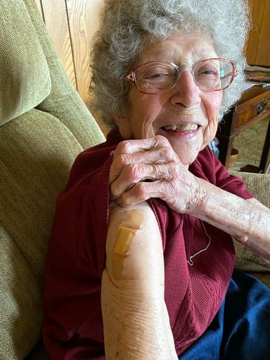 Helen R. (Pressel)  Pitsinger photo gallery thumbnail 32 of 96