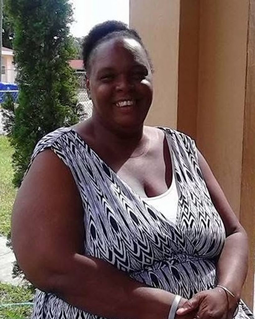 LISA DEAL Profile Photo