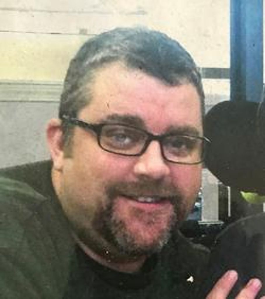 Steven D Brackett