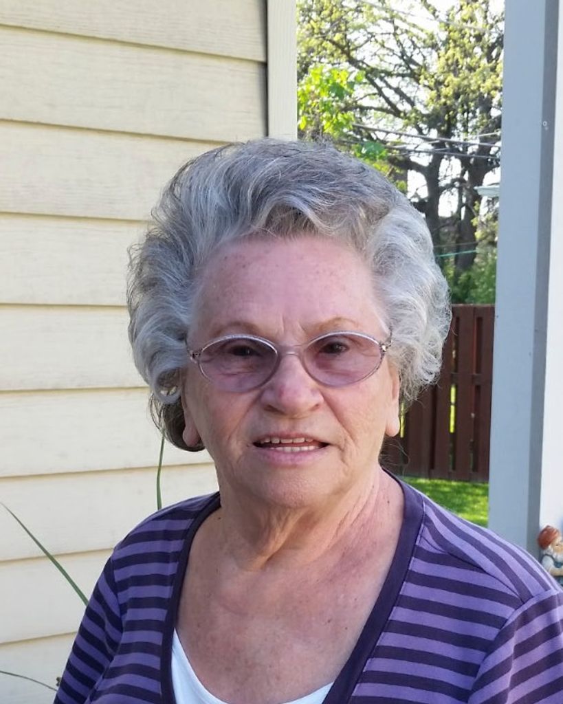 Theresia Triffo Profile Photo