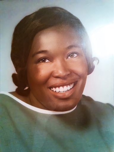 Lillie L. Harris photo gallery thumbnail 2 of 18
