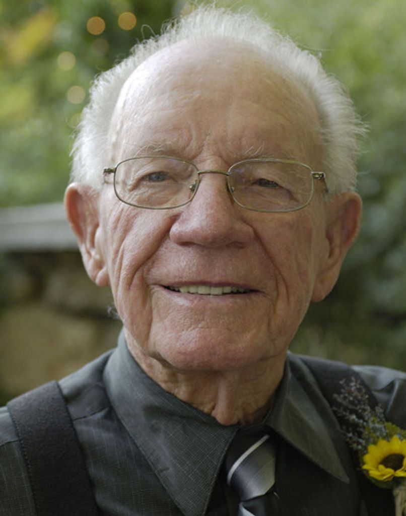 Leland Eugene Grace Profile Photo