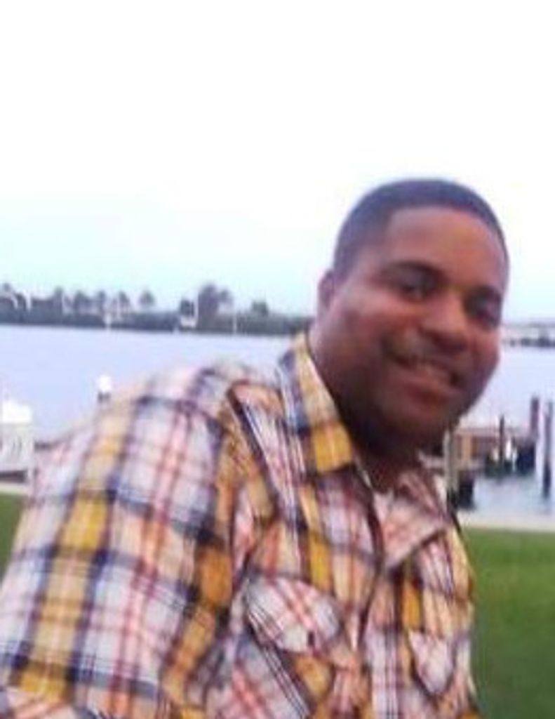 Sean Elliott Whitaker Profile Photo
