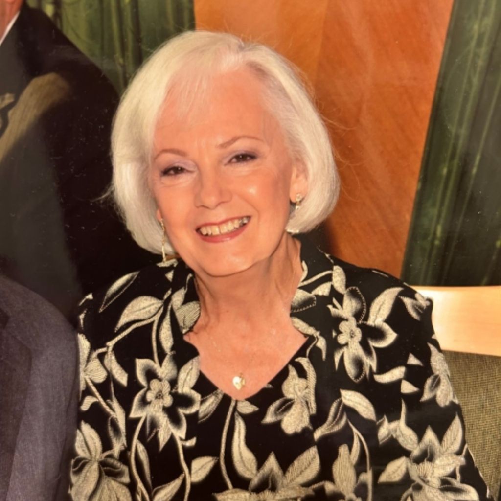 Ms. Linda Davis Holliday