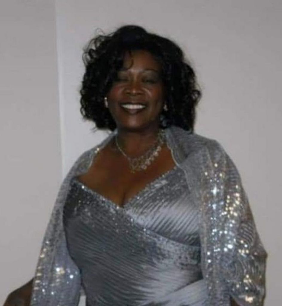 Justine Delania Robertson Profile Photo