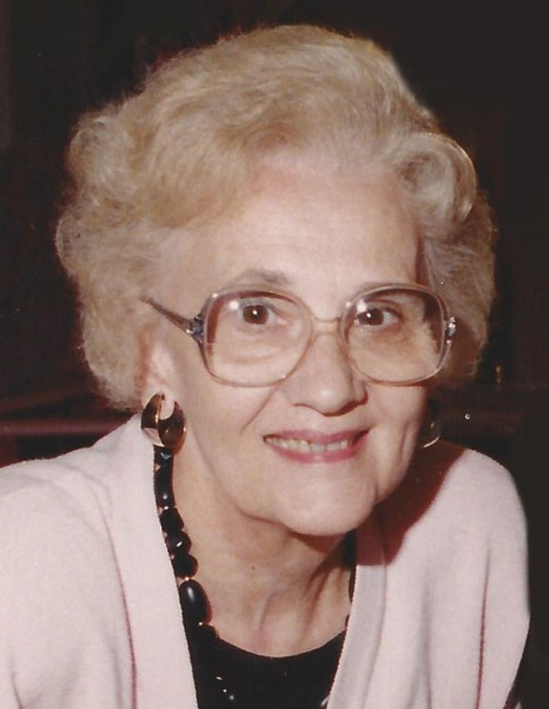 Evelyn  "Suzy" M Bergstrand