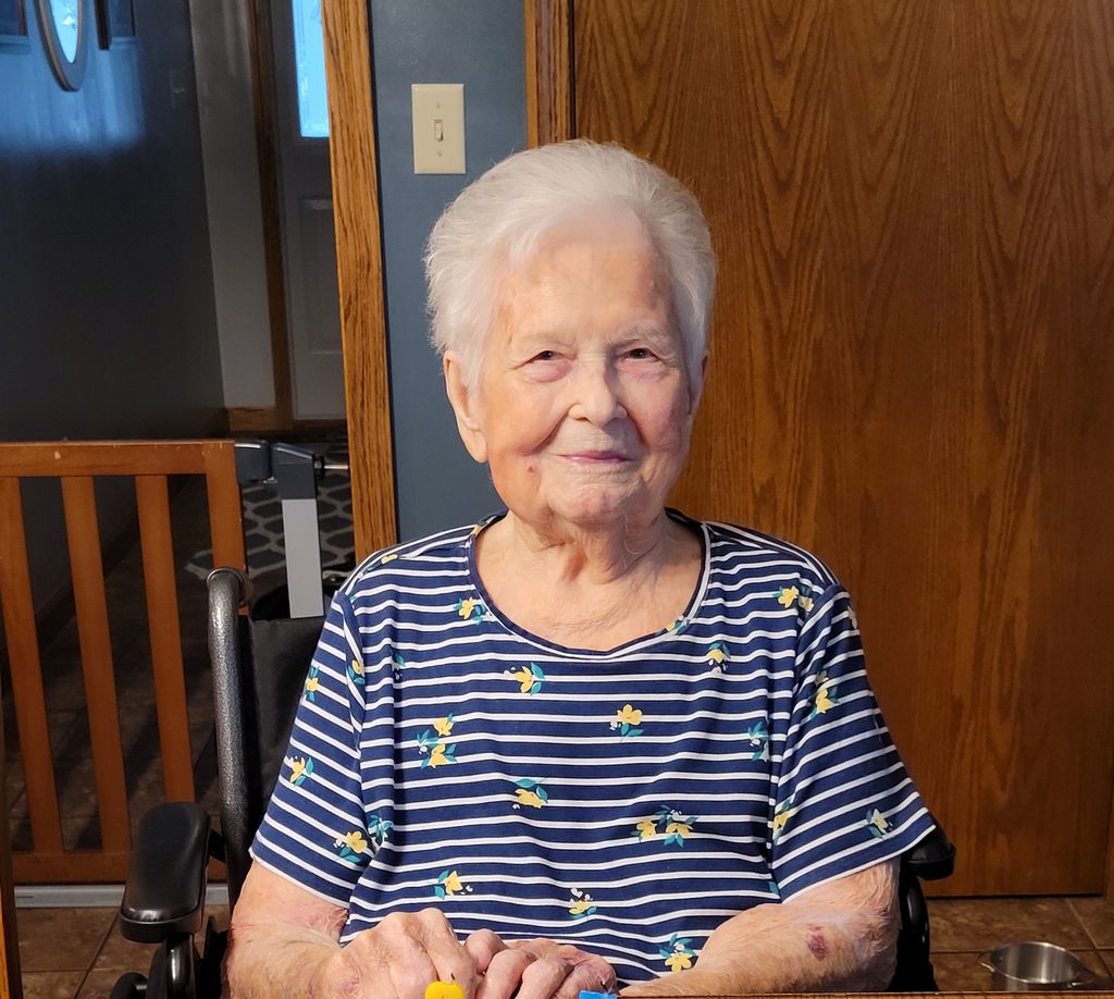 Carolyn Ruth (Dorsten)  Staugler