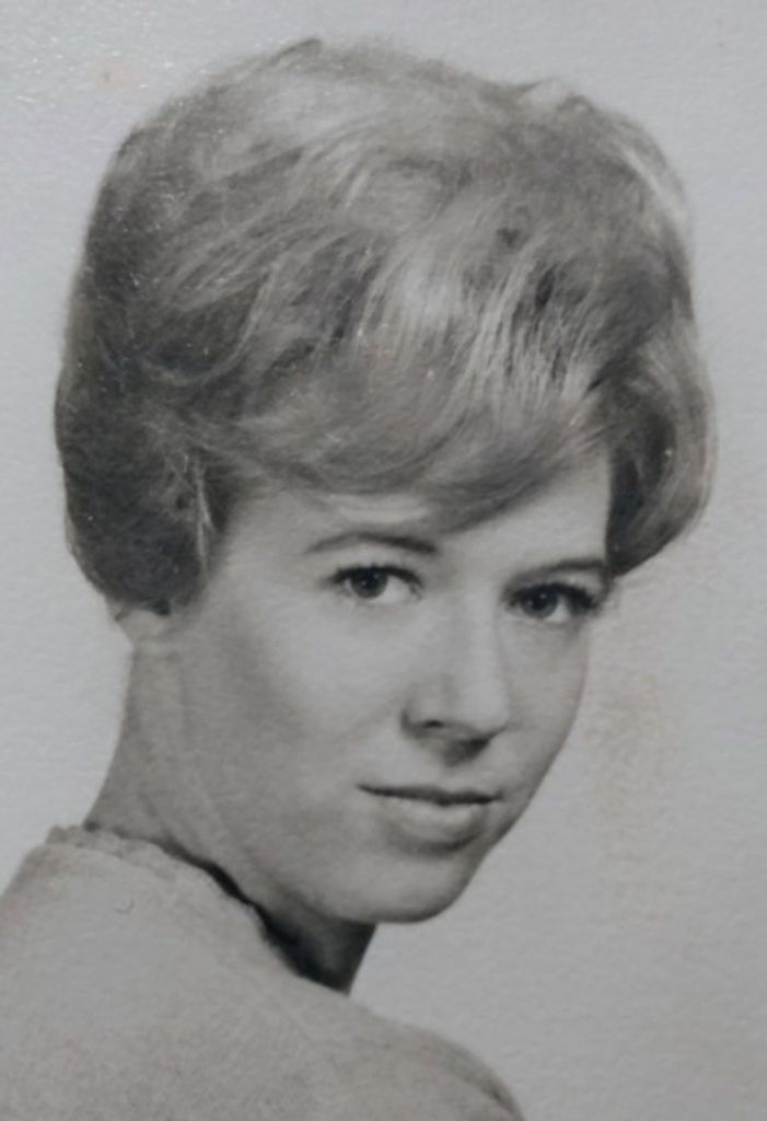 Ruth Olivia (Kearns)  Howlett