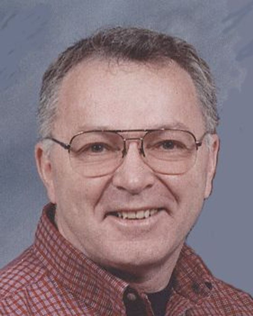Thomas  M. "Tom" Summers