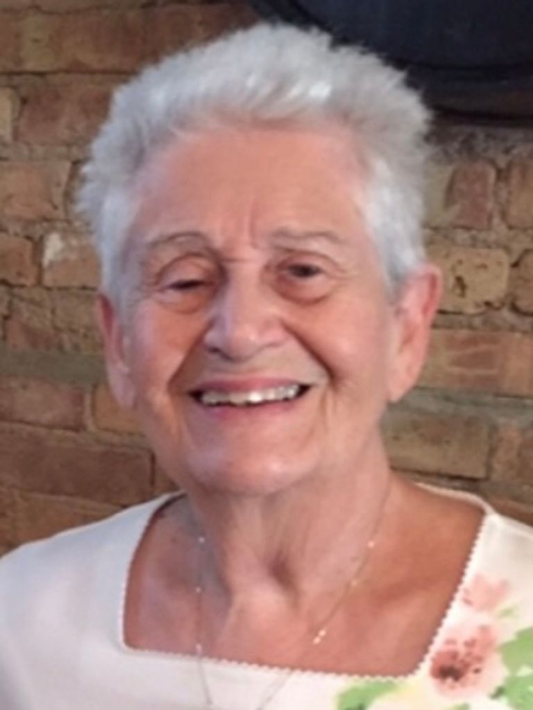 Evelyn Romolt (Nee Goldberg) Profile Photo