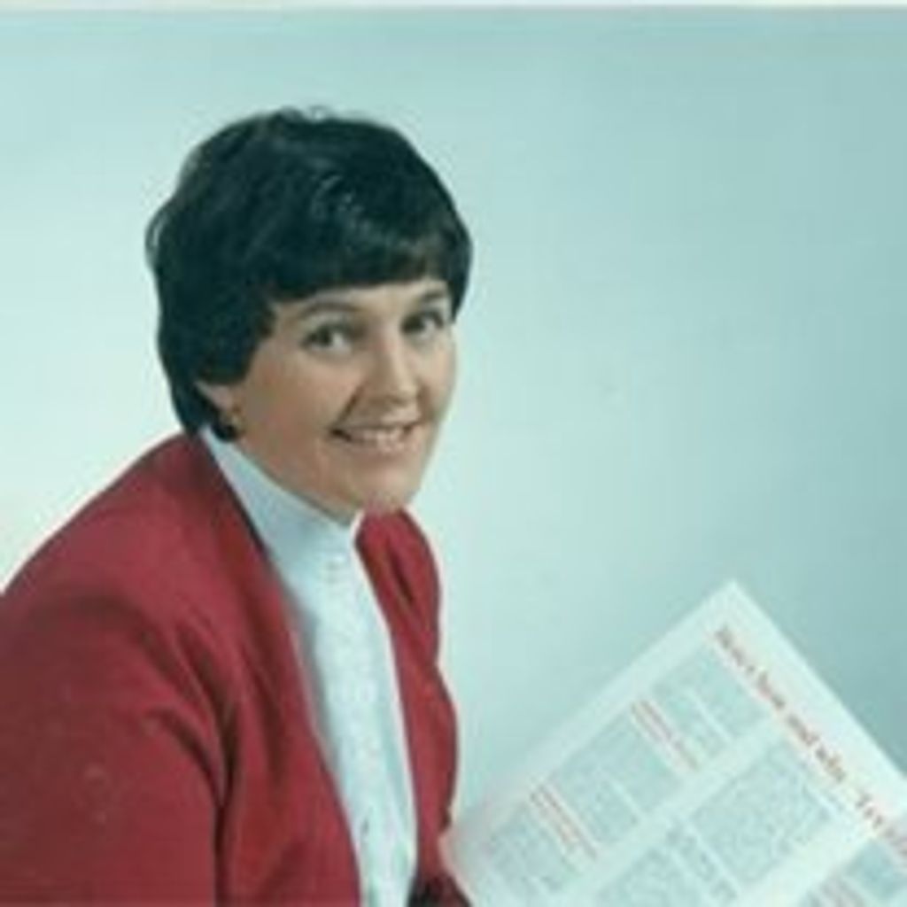 Elizabeth 'Betsy' (Dahlin)  Howe