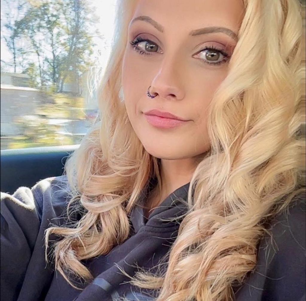 Hayley Yvonne Smith Farr Profile Photo
