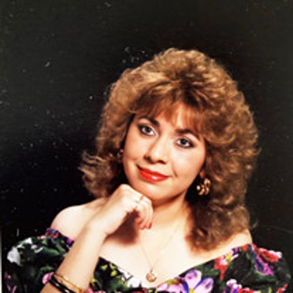 Edna R. Mena