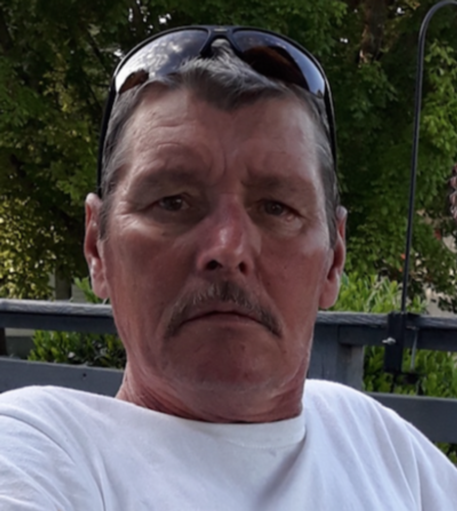 Robert Lee Wood Profile Photo