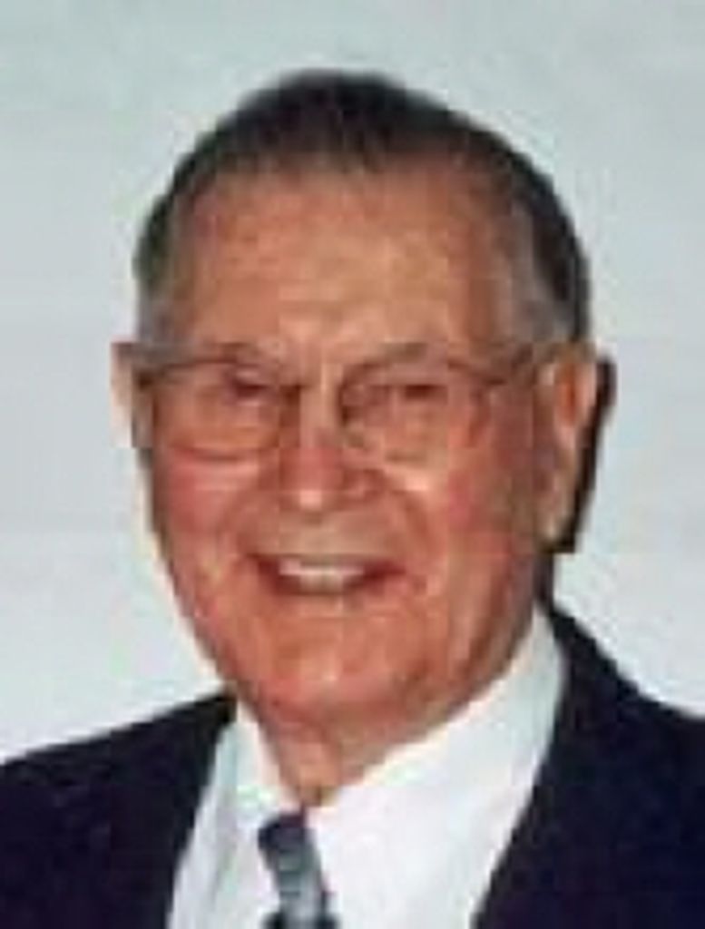 Robert  D. Hoyt