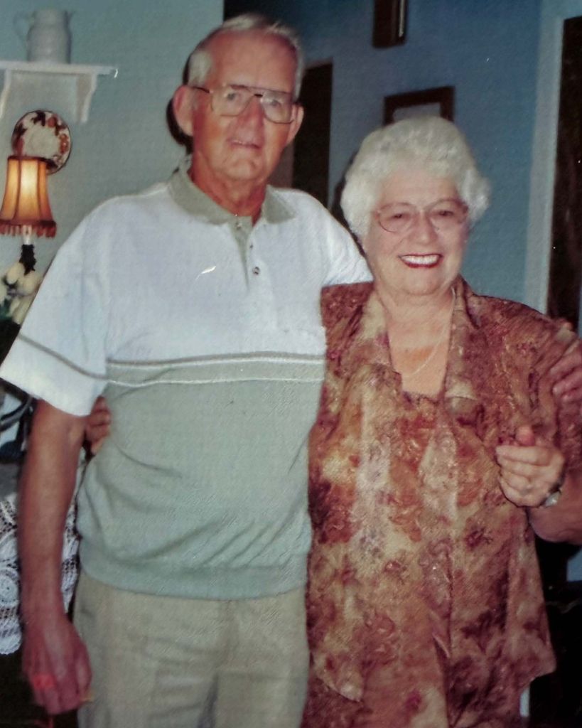 Lillian Lois Riddell