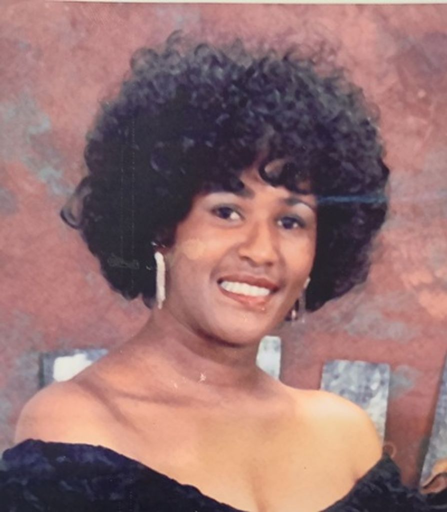 Hilda Yvonne Lowe Profile Photo