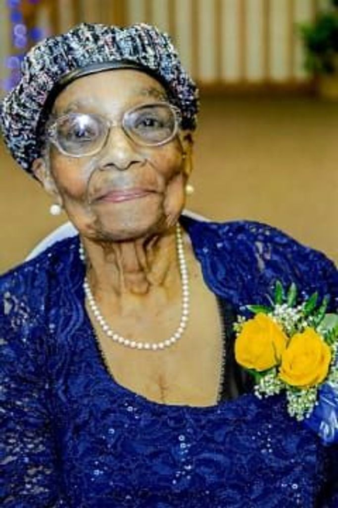 Helen Adamson Profile Photo