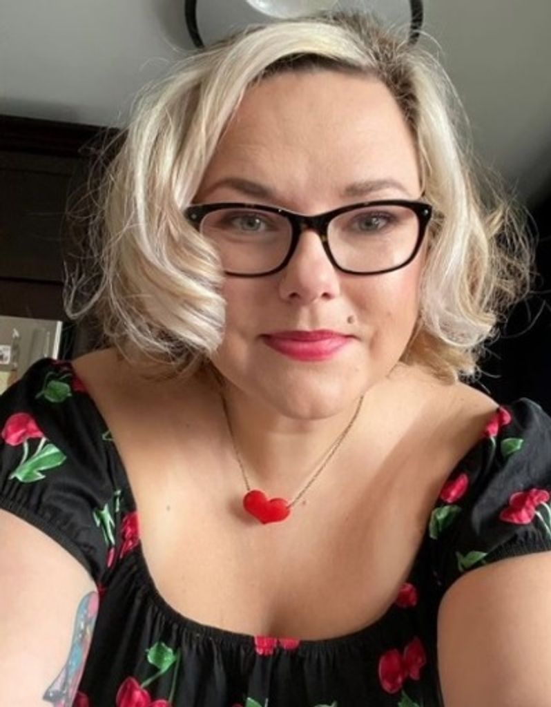 April Lynn Duncza Profile Photo