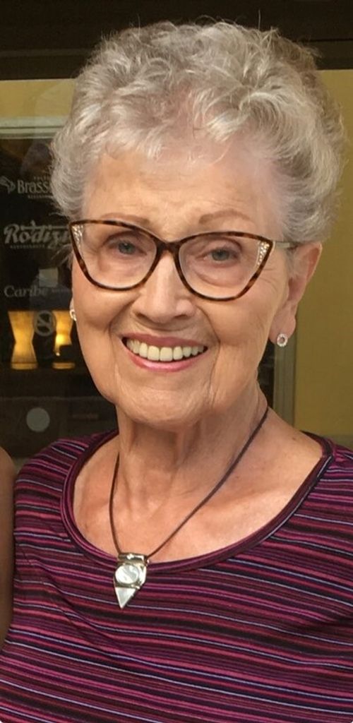 Lynn Louise Stewart Profile Photo