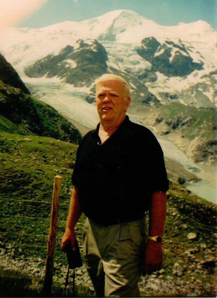 Robert W Hutchinson