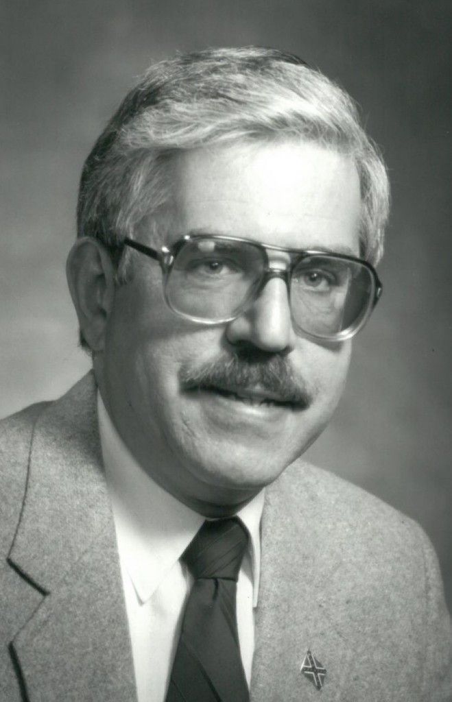 Robert  E. "Bob" Lee