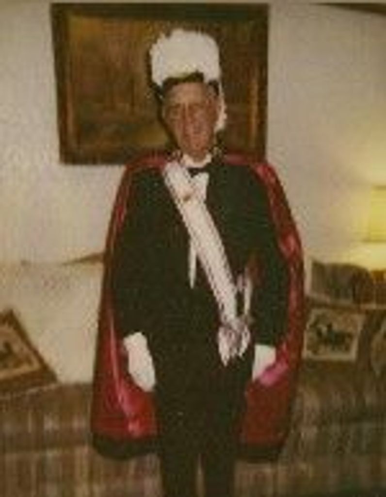 William DeCaeney