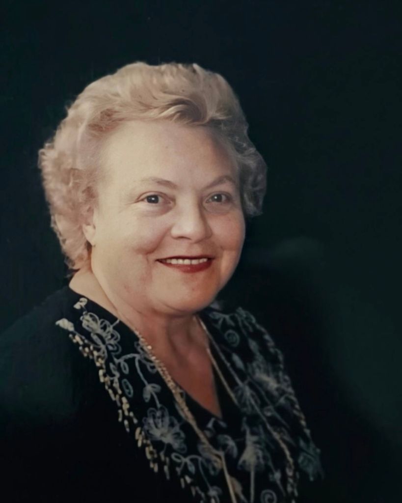 Jessie Leone McElveen Kujawa Profile Photo