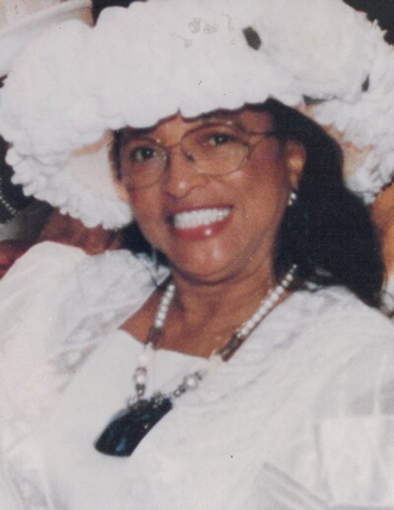 Evelyn Hill Profile Photo