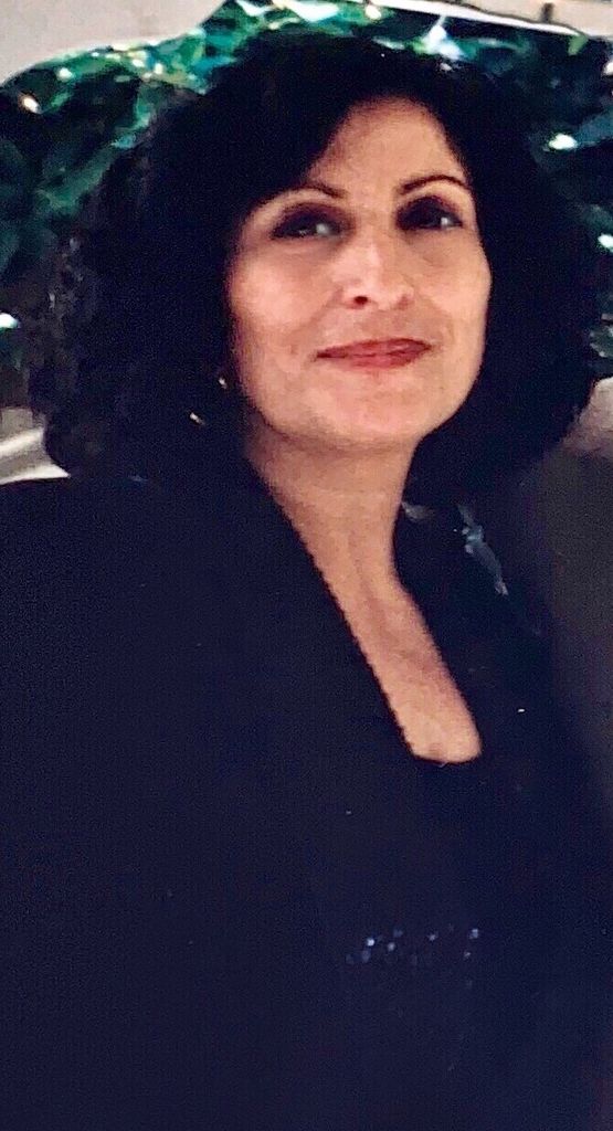 Lucy Sarris Profile Photo