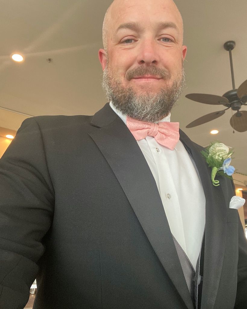 Jason Lee Dotson Profile Photo