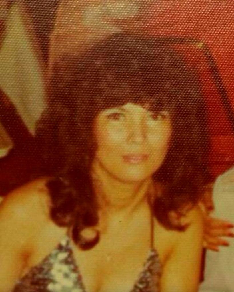 Teresita Eclavea Simons