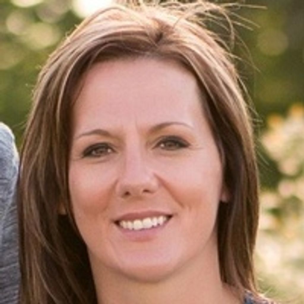 Amy  Elizabeth Carlson