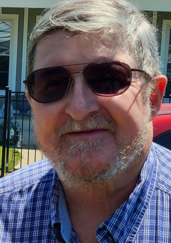 Howard Willis Davis Profile Photo