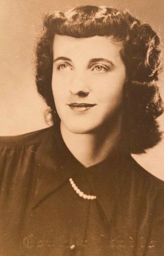 Dorothy Assink photo gallery thumbnail 9 of 303