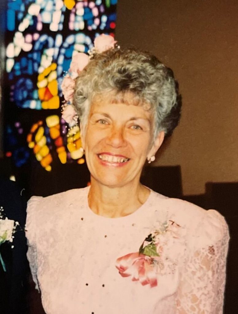 Elizabeth Leander Profile Photo