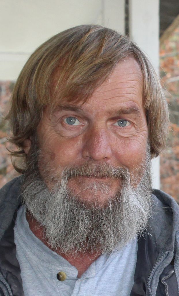 Rodney Eugene Price, Sr., of Lancing