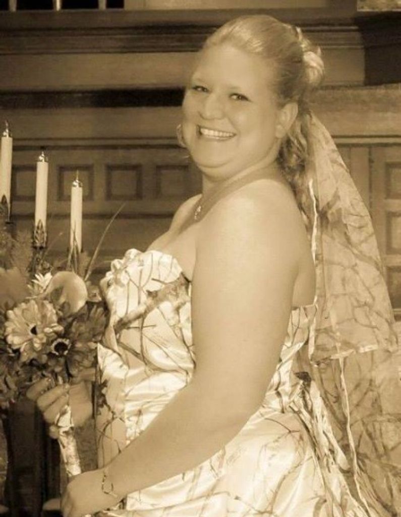 Sarah Marie Roberts Profile Photo