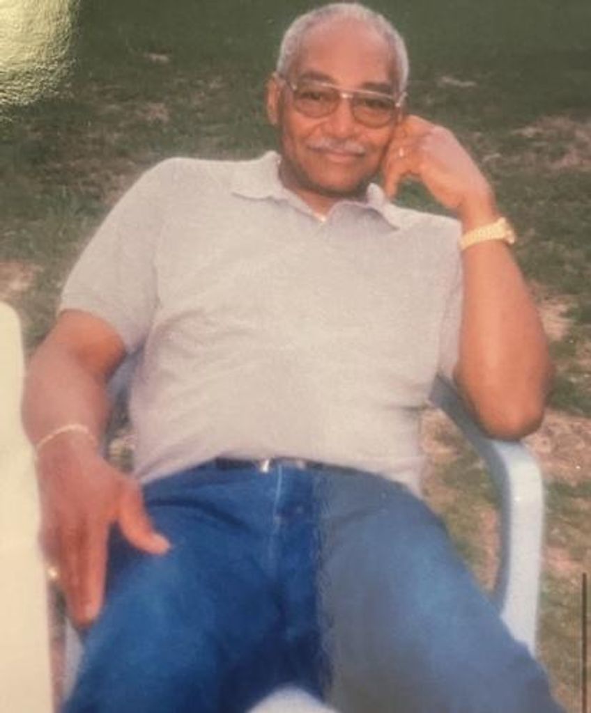 Johnny Lee Roberts Profile Photo