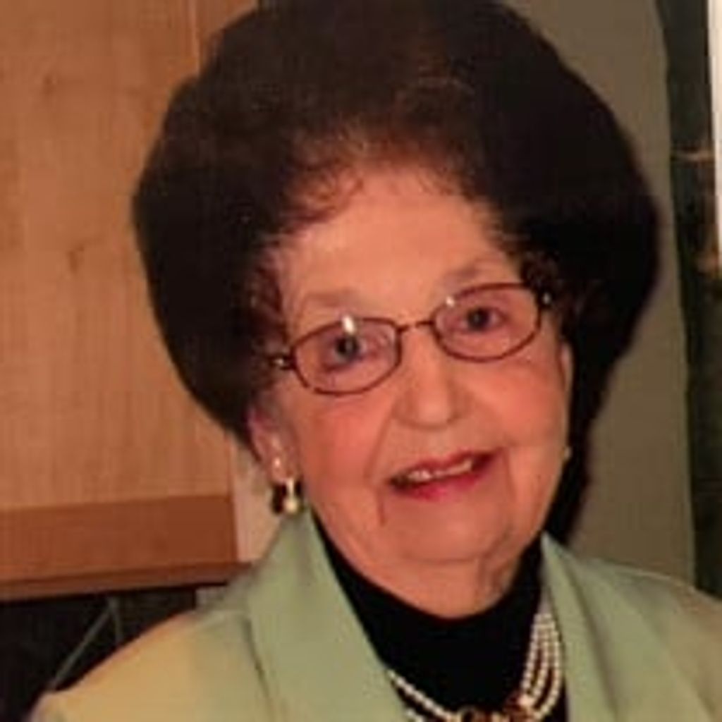 Evelyn "Evie" Dvorak