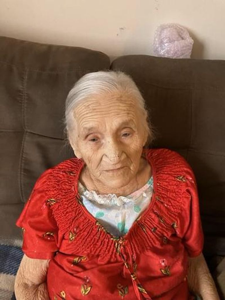 Tomasa Robles