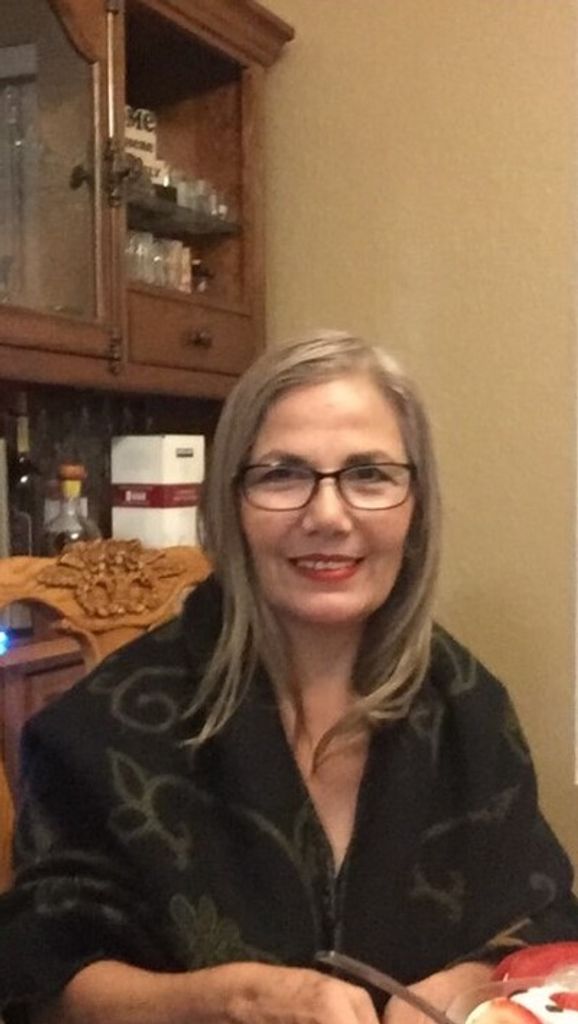 Silvia De La Garza Profile Photo