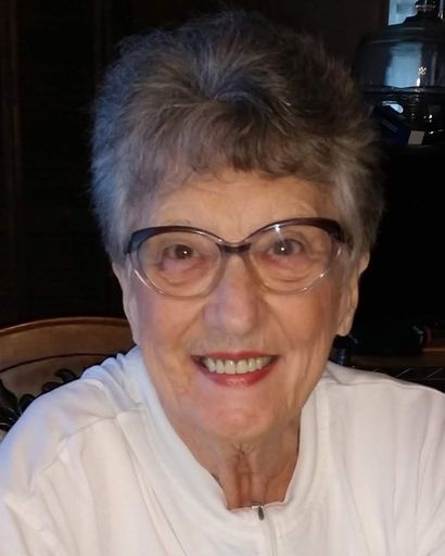 Beatrice Brouillette Paradelas's obituary image