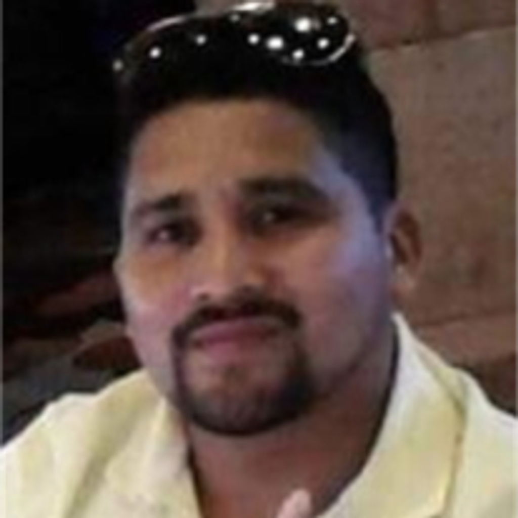 Miguel Flores Profile Photo