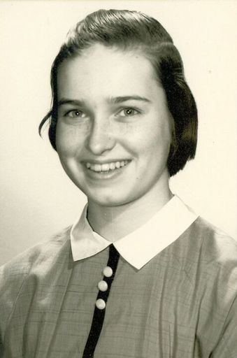 Roberta Seavey photo gallery thumbnail 7 of 61